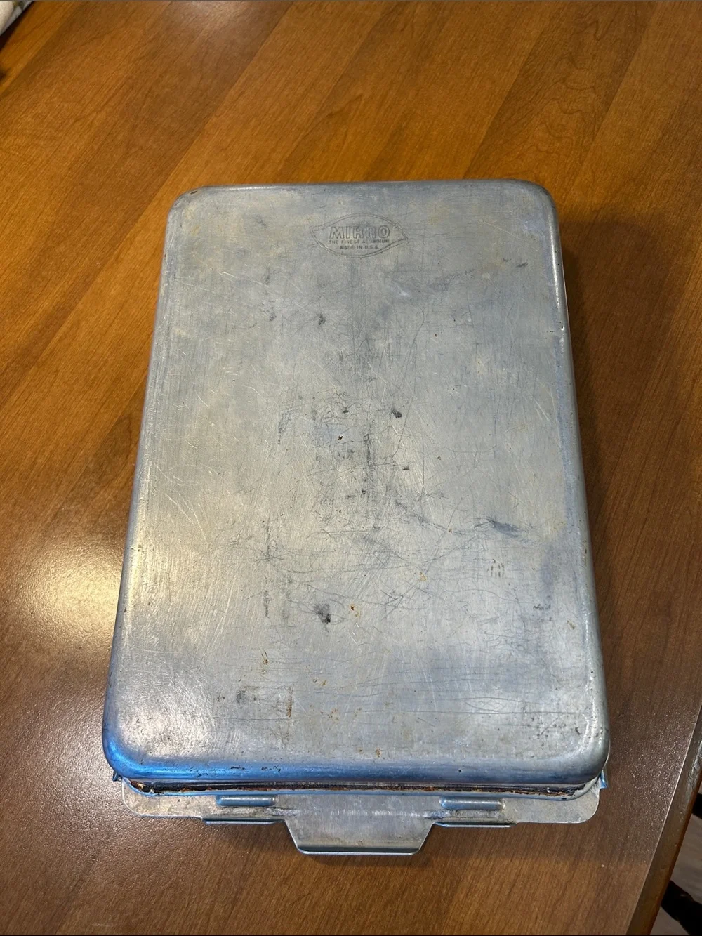 Vintage Mirro 13” x 9” Aluminum cake pan with lid